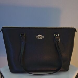 Coach Gallery Tote in Black Leather with Gold Accents